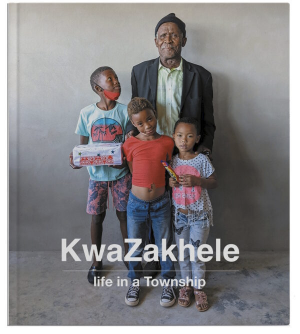 Logo Het foto- en verhalenboek: KwaZakhele, life in a towship